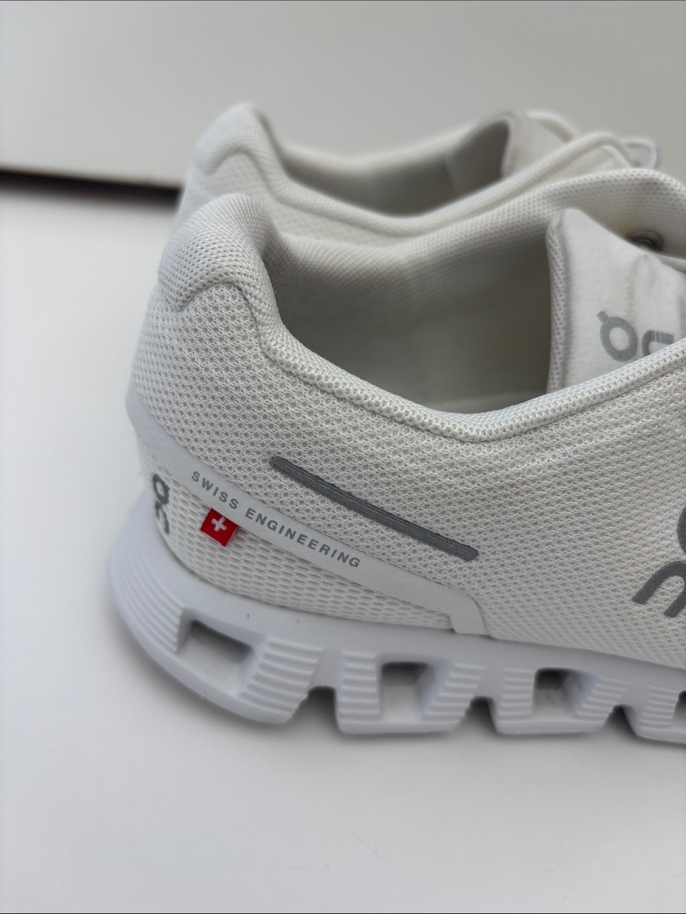 On Clouds White Womens Size 7.5 Athletic Running Walking Comfort Sneakers Shoes - Picture 2 of 13